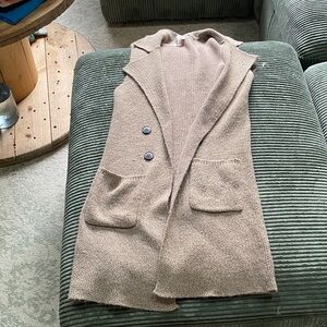 Active USA Tan Knit Sleeveless Vest